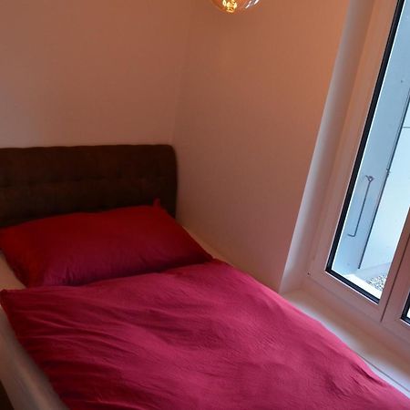 Guesthouse Meitschi Thun - Contactless Self Check-In ภายนอก รูปภาพ